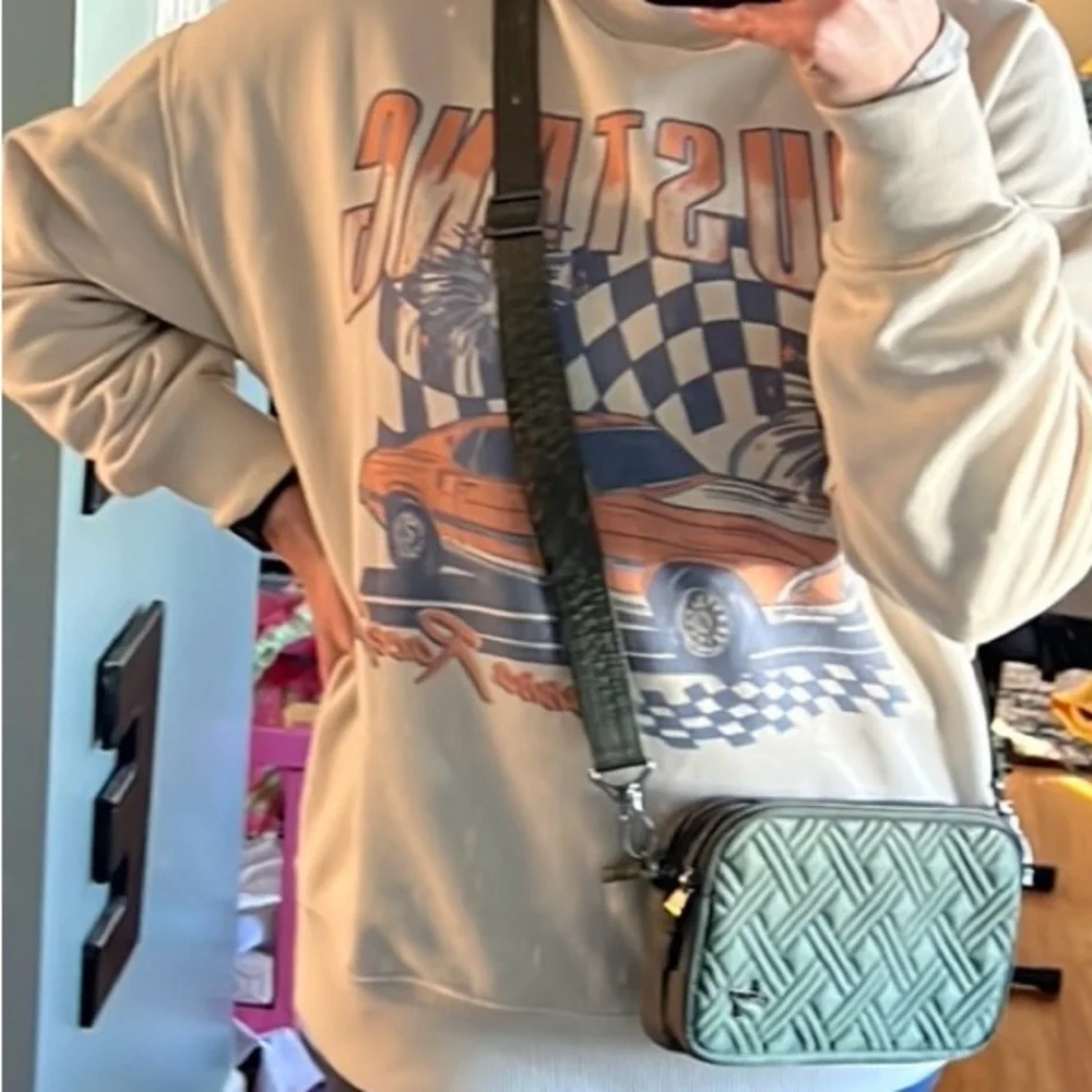 Lug Crossbody Convertible Coupe XL Olive Green - Picture 6 of 8